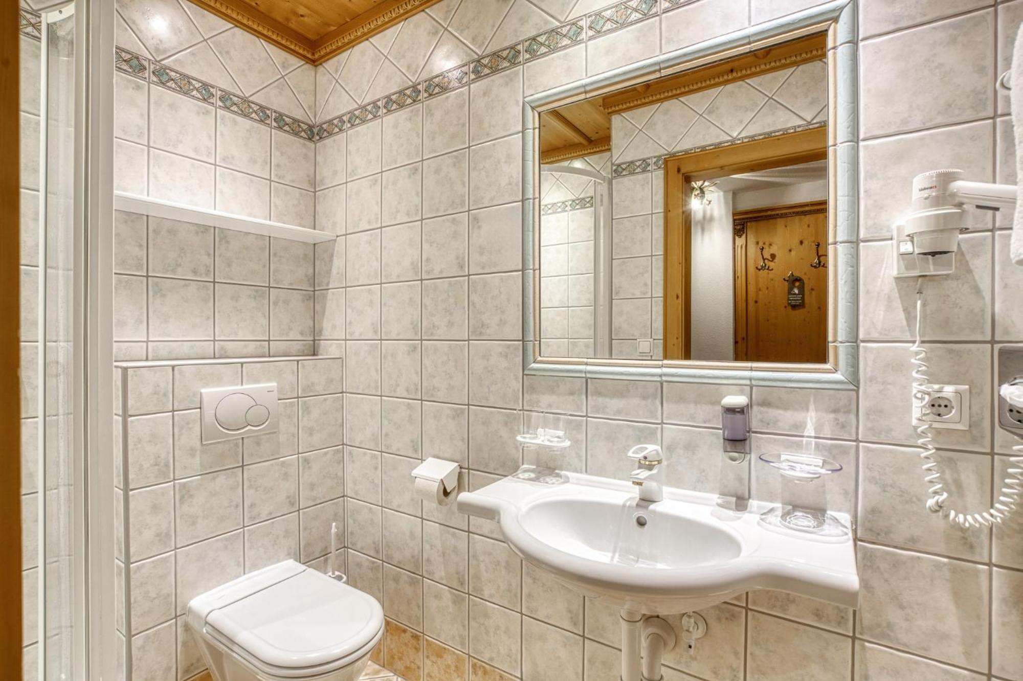Single Room,1765882243:JPEG